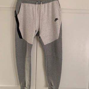 Nike Tech Fleece Joggers Size Large